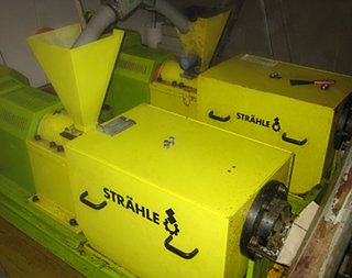 Vegetable-oil press